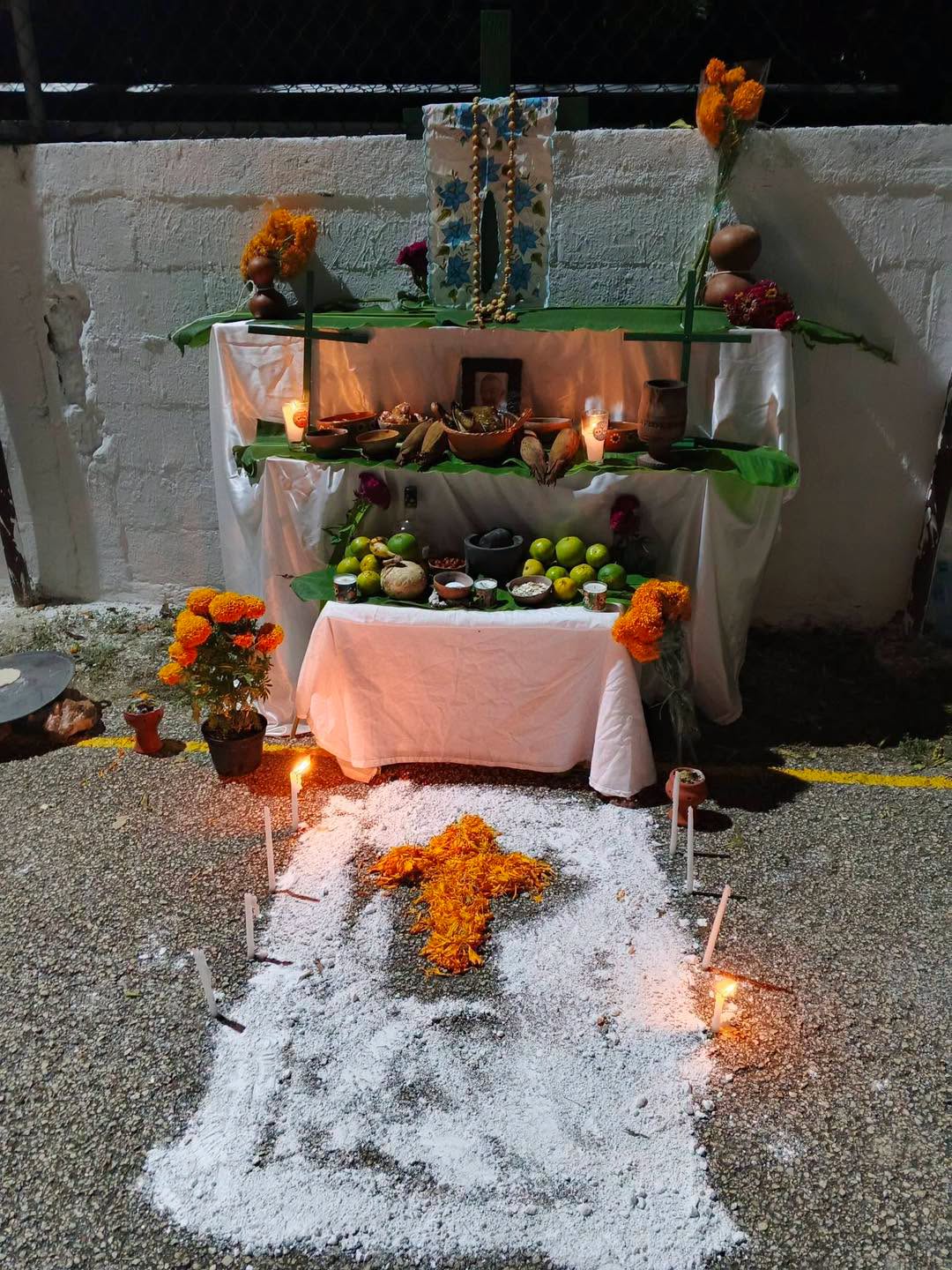 Imagen 4 de la publicación de Línea Abierta Yucatán: Mérida preserva sus raíces: Realizan con éxito el tradicional concurso de altares de Janal Pixán en San José Tecoh