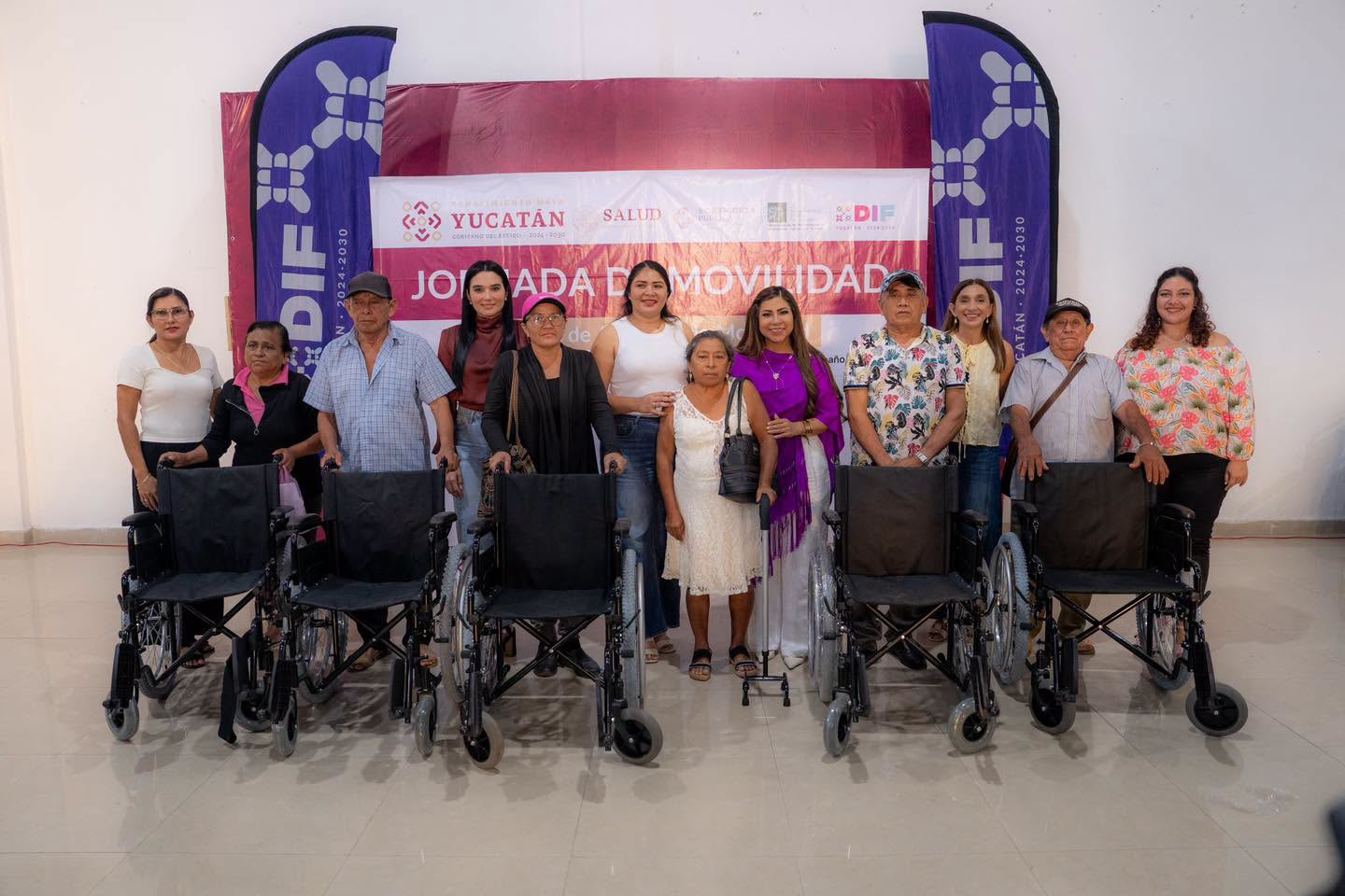 Imagen 2 de la publicación de Línea Abierta Yucatán: DIF Yucatán y Beneficencia Pública entregan aparatos de movilidad a personas con discapacidad