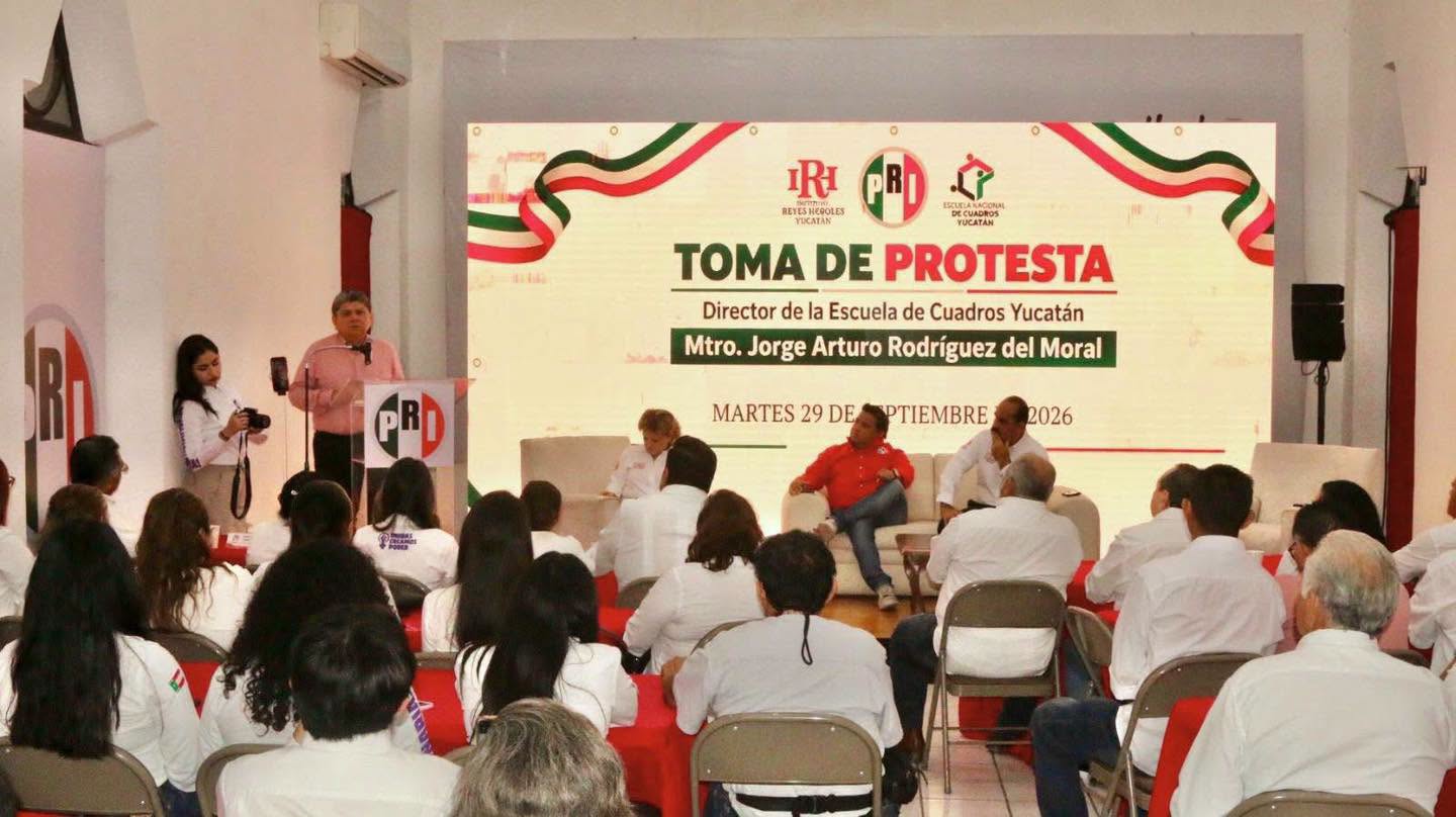 Participantes de la toma de protesta en el IRH Yucatán