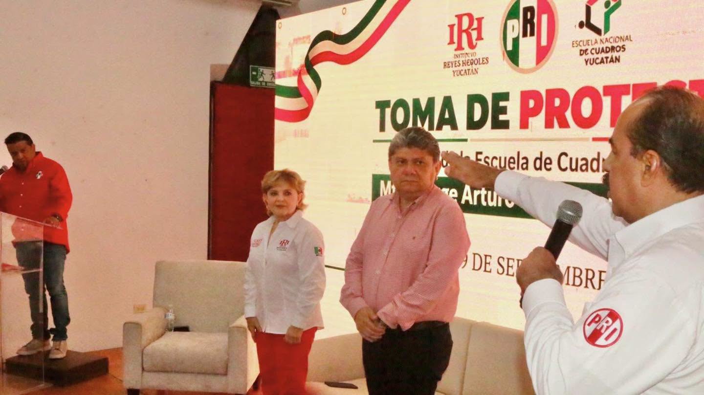 Toma de protesta de la Escuela de Cuadros del IRH Yucatán