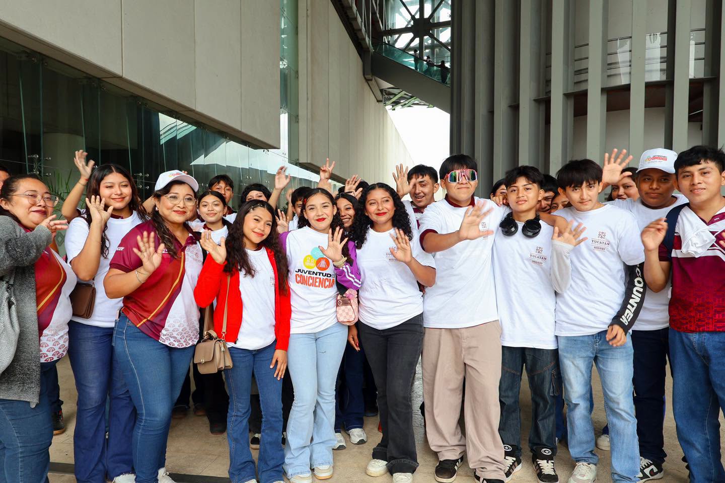 Imagen 3 de la publicación de Línea Abierta Yucatán: Acercarán experiencias educativas a más de 2,350 juventudes yucatecas