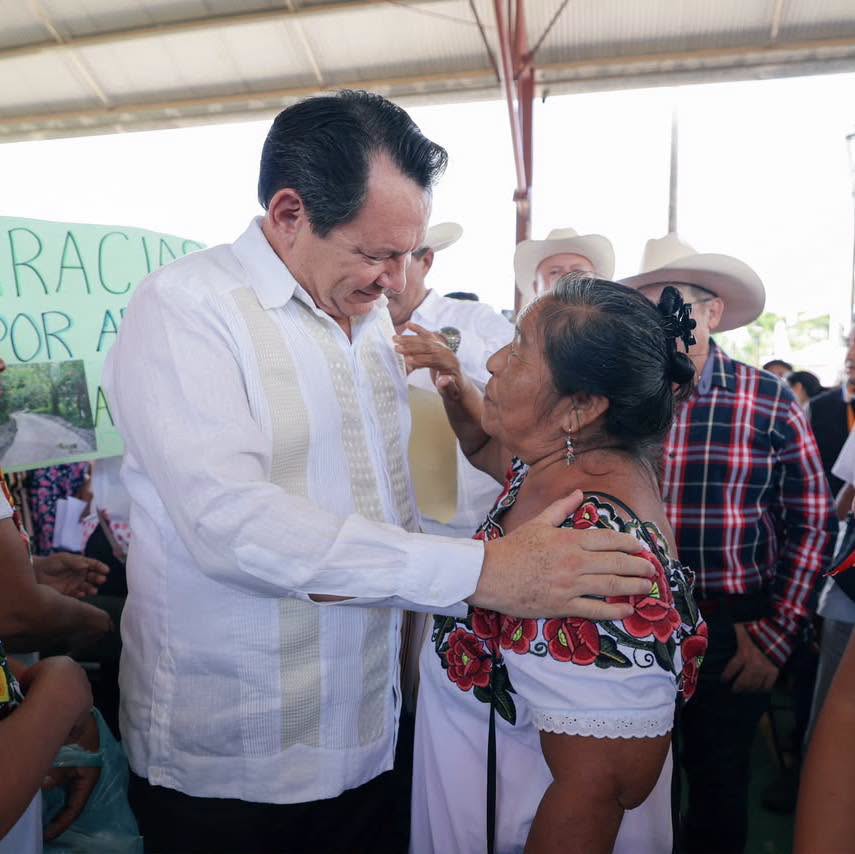 Imagen 1 de la publicación de Línea Abierta Yucatán: Marta Cecilia cosía con una máquina “antigüita”; hoy recibió una nueva y va a enseñar el oficio a sus hijas: 1,076 apoyos para mujeres de 41 municipios