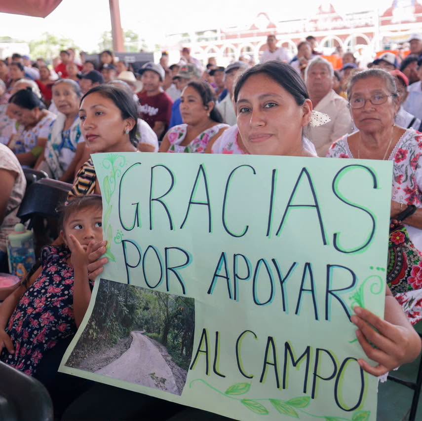 Imagen 3 de la publicación de Línea Abierta Yucatán: Marta Cecilia cosía con una máquina “antigüita”; hoy recibió una nueva y va a enseñar el oficio a sus hijas: 1,076 apoyos para mujeres de 41 municipios