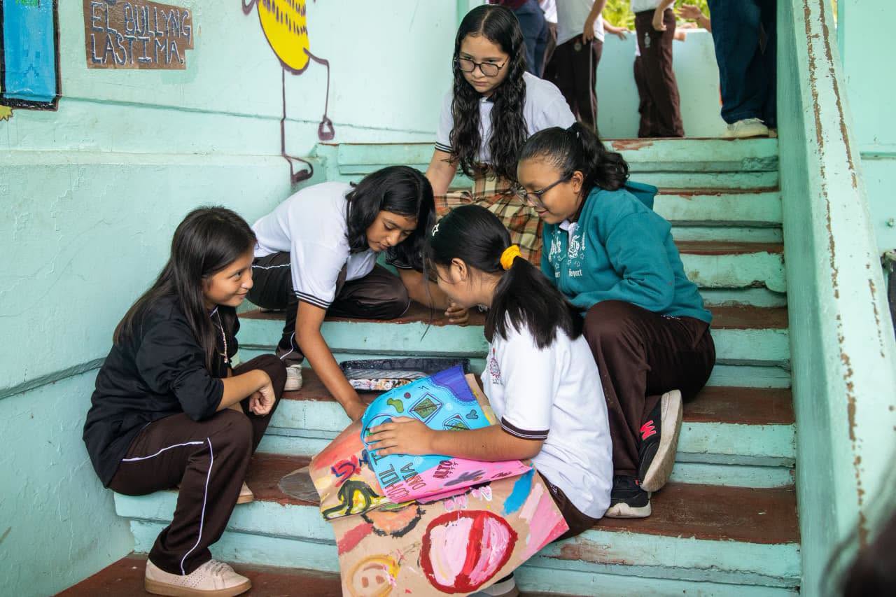 Imagen 1 de la publicación de Línea Abierta Yucatán: Estudiantes de Motul crean “Comando Colmena” para prevenir riesgos digitales en su escuela