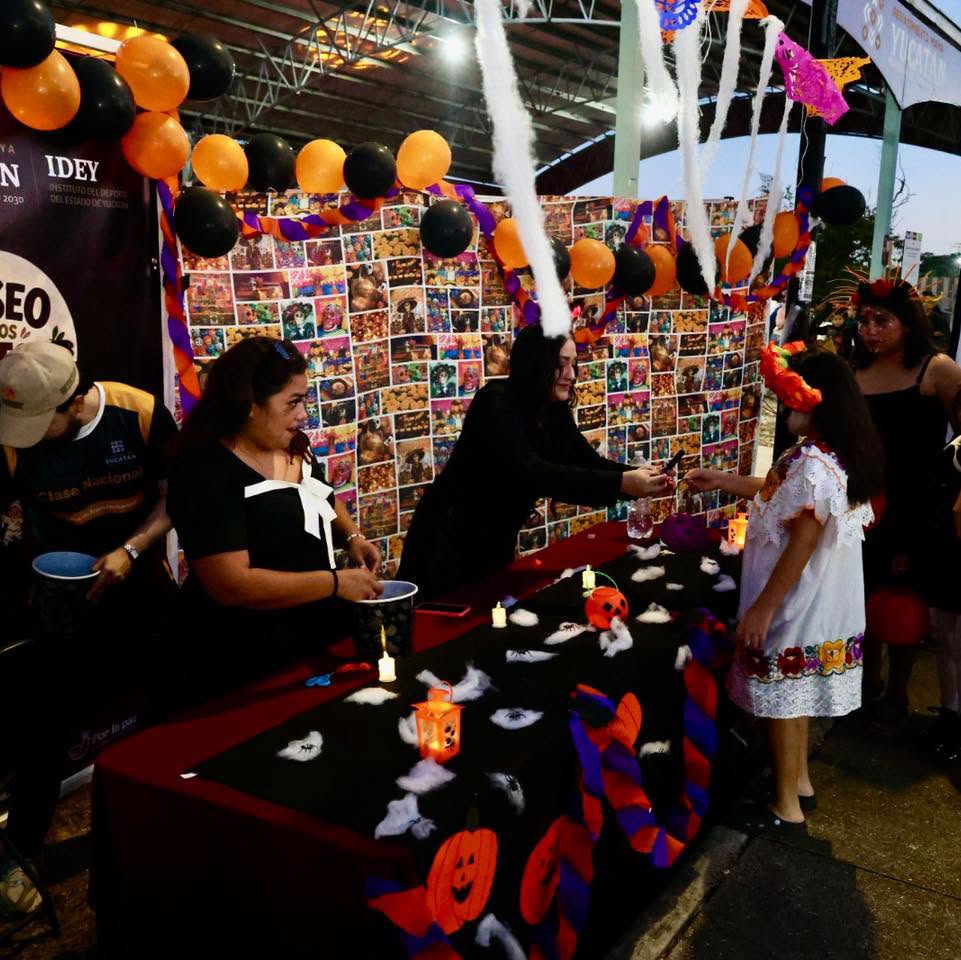 Imagen 3 de la publicación de Línea Abierta Yucatán: Paseo de los Sustos y Tradición reúne a más de cinco mil personas