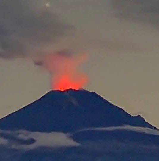 Imagen del Popocatépetl publicada por Línea Abierta Yucatán