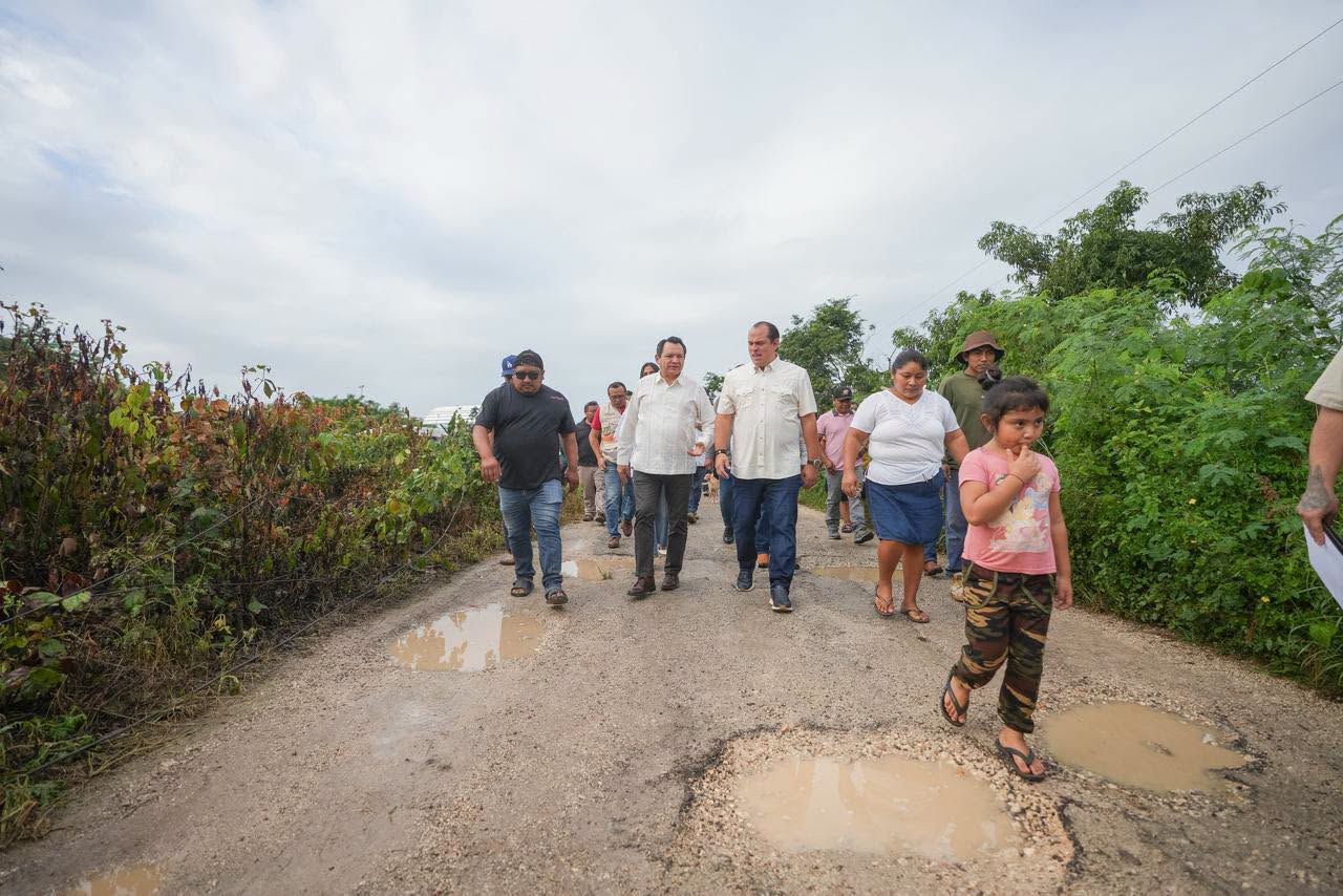 Imagen 2 de la publicación de Línea Abierta Yucatán: Llevaban 30 años pidiendo su camino; el Gobernador adelantó la obra casi tres semanas: arranca la reconstrucción Tixcancal–Chan Cenote–Trascorral, con 9 millones de pesos para 5,178 habitantes