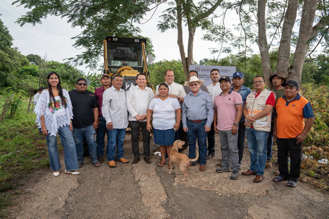 Imagen 5 de la publicación de Línea Abierta Yucatán: Llevaban 30 años pidiendo su camino; el Gobernador adelantó la obra casi tres semanas: arranca la reconstrucción Tixcancal–Chan Cenote–Trascorral, con 9 millones de pesos para 5,178 habitantes