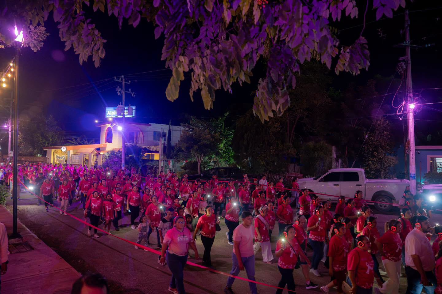 Imagen 4 de la publicación de Línea Abierta Yucatán: Tekax se ilumina de esperanza con la Caminata de Luz del DIF Yucatán