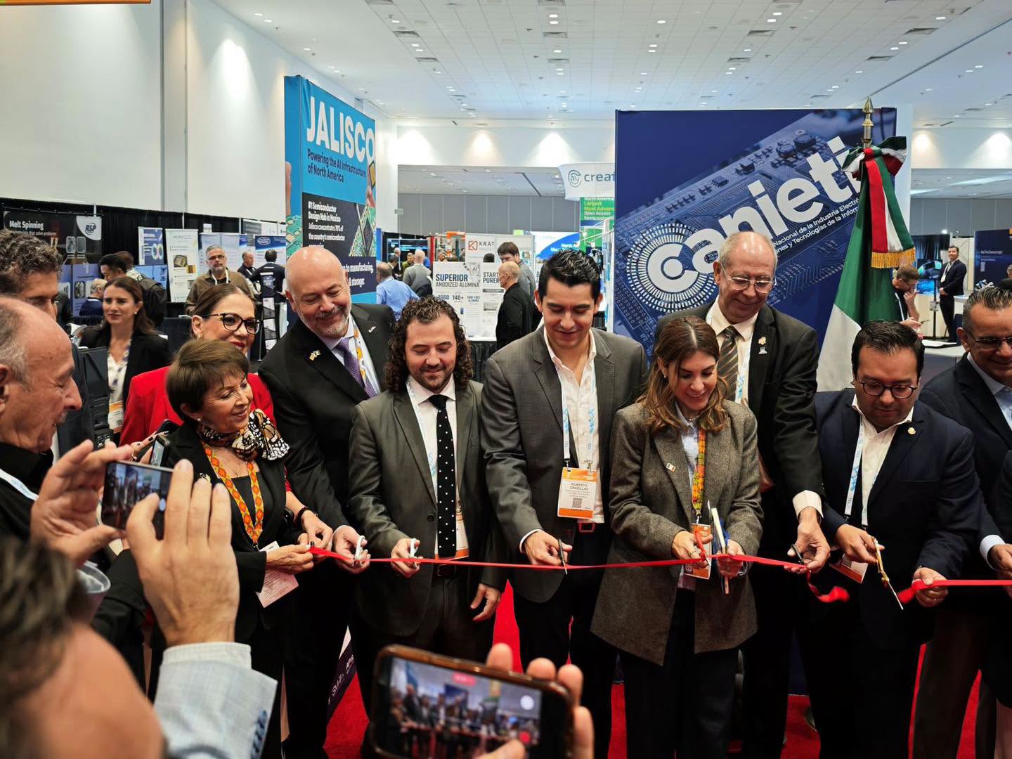 Imagen 1 de la publicación de Línea Abierta Yucatán: Lleva Yucatán su potencial tecnológico a Semicon West 2026